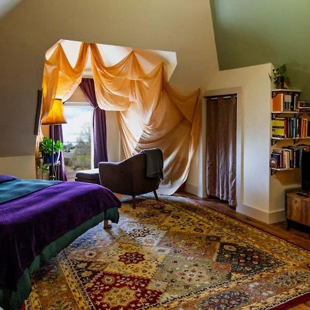 Centrally Located With Lake Views Burlington Luaran gambar
